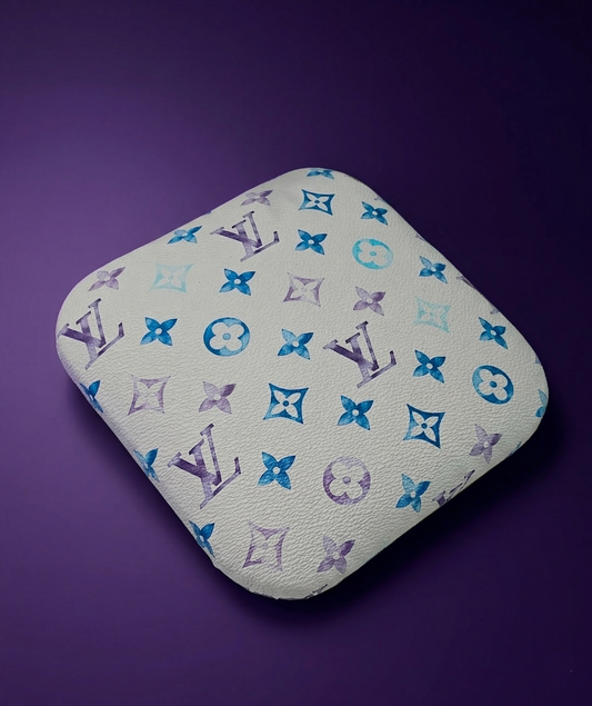 Berry LV - HANDCRAFTED Nailfie Rest