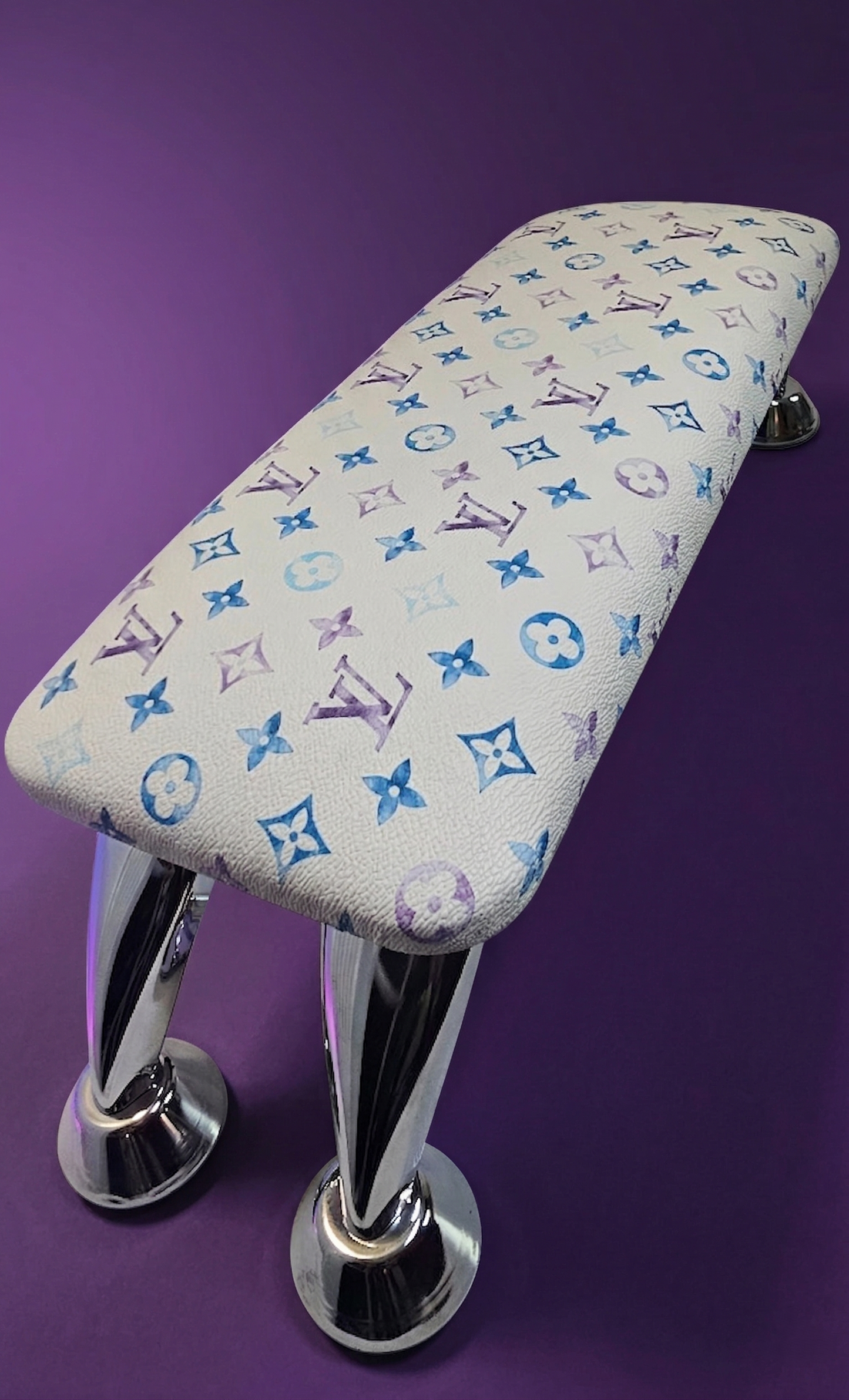 Berry LV - Signature Armrest