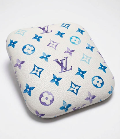 Berry LV - Signature Nailfie Rest