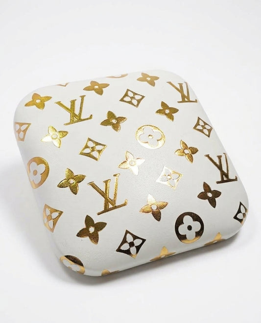 White & Gold LV - Signature Nailfie Rest