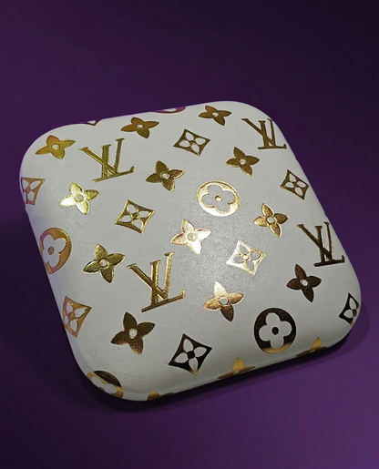White & Gold LV - Signature Nailfie Rest