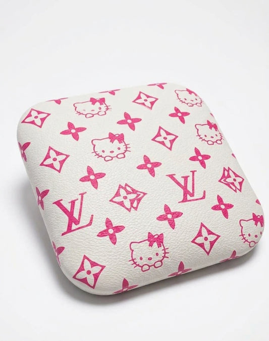 OG Hello Kitty LV - Signature Nailfie Rest